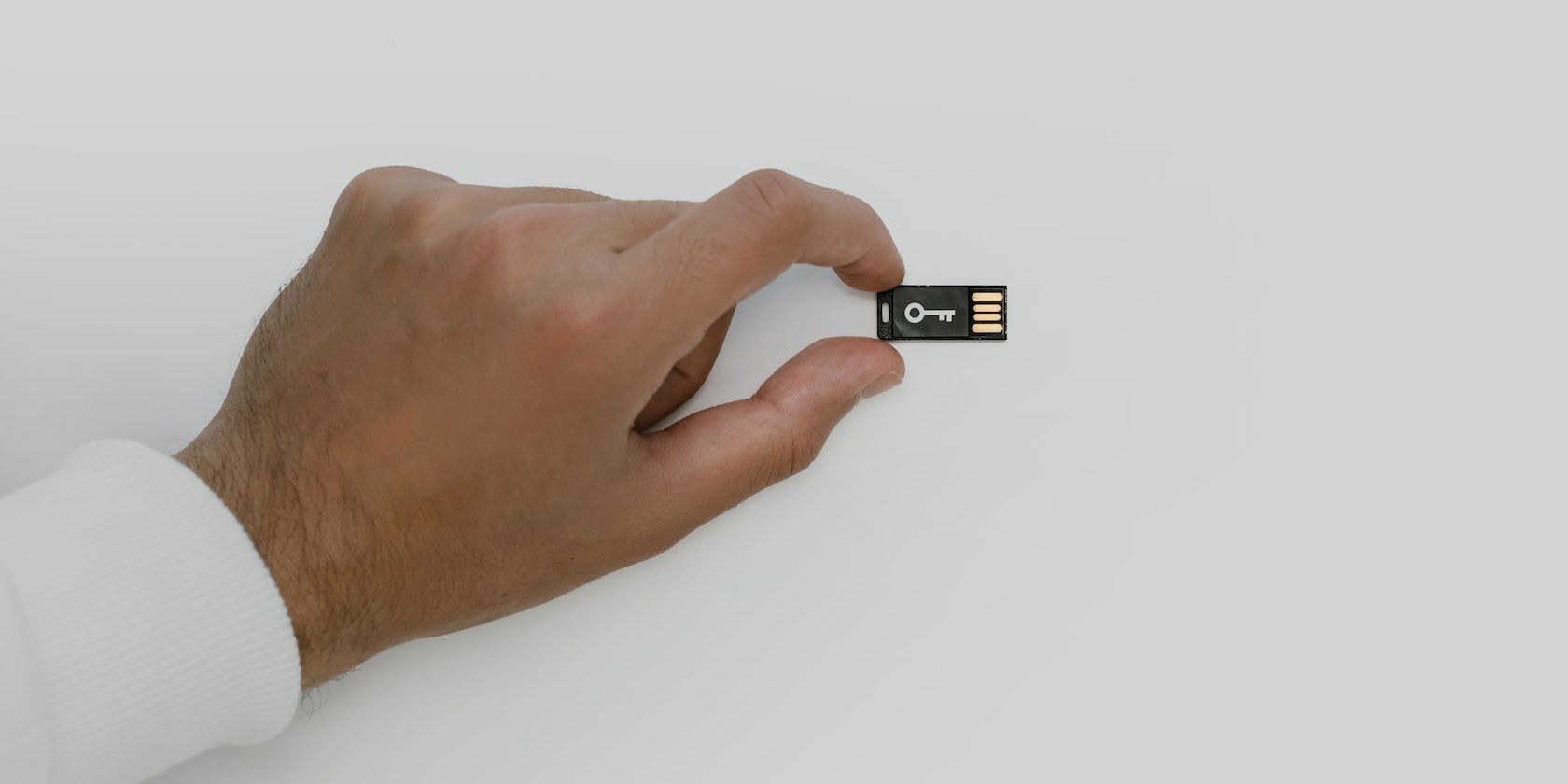 با استفاده از کارت usb