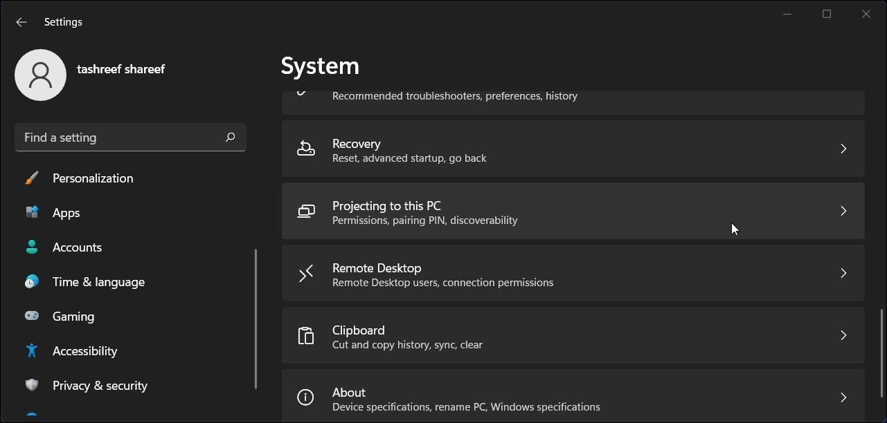 Windows-11-system-projecting-to-this-pc
