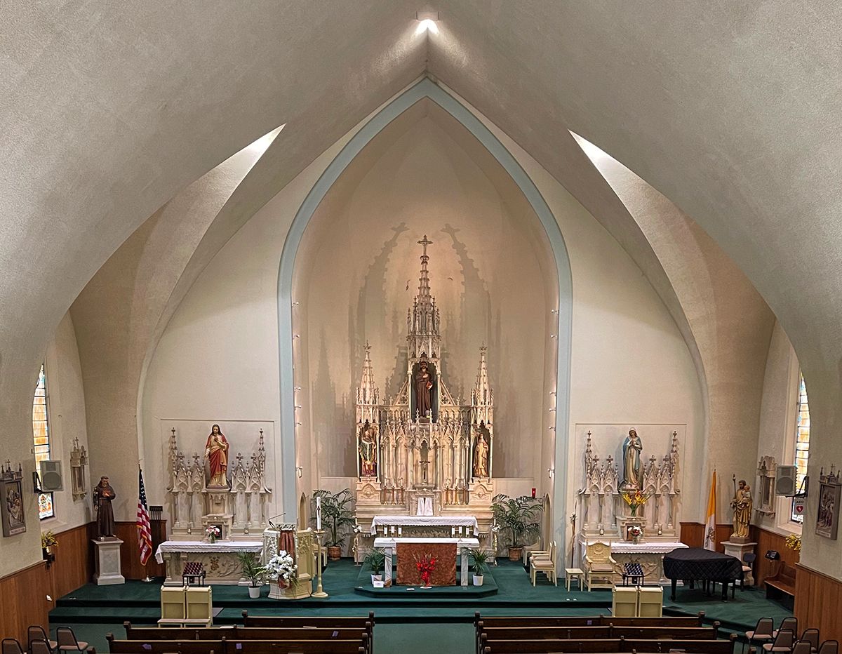 Foto simetris sebuah gereja
