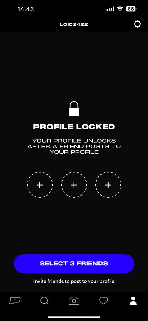 Screenshot showing a locked Poparazzi profile