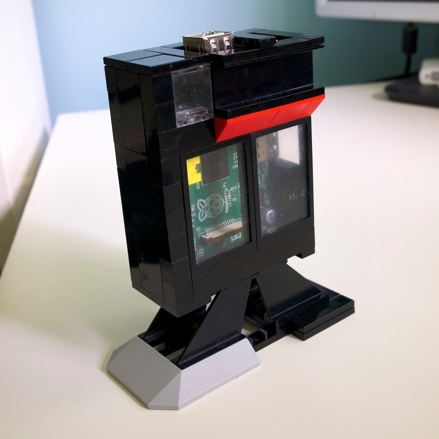 A LEGO Raspberry Pi Case