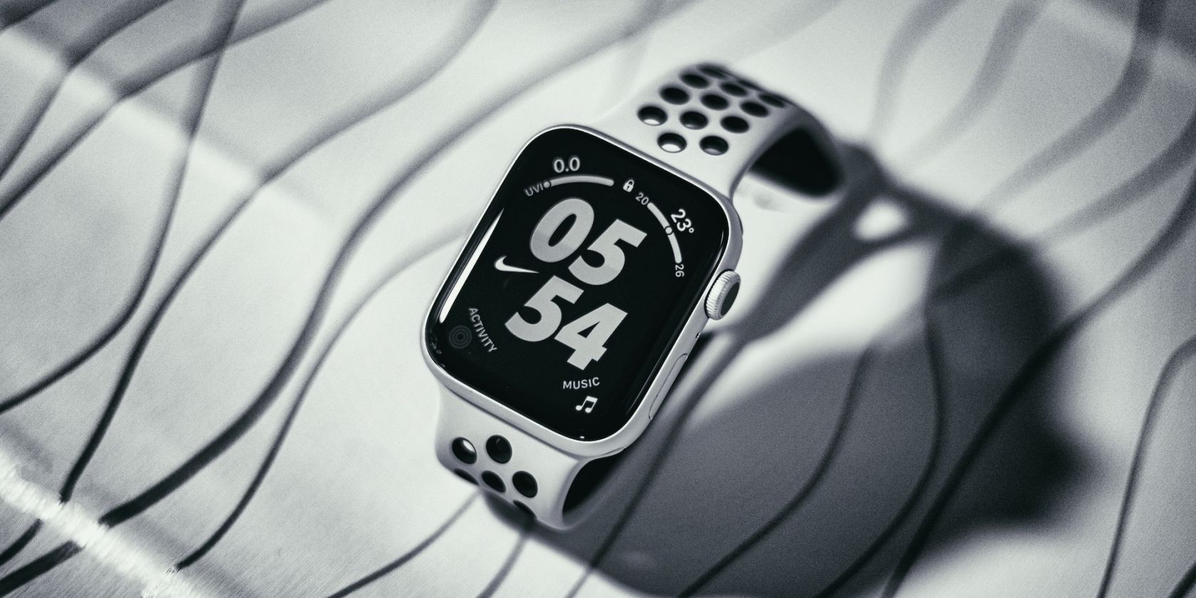 Apple Watch Nike avec bracelet blanc