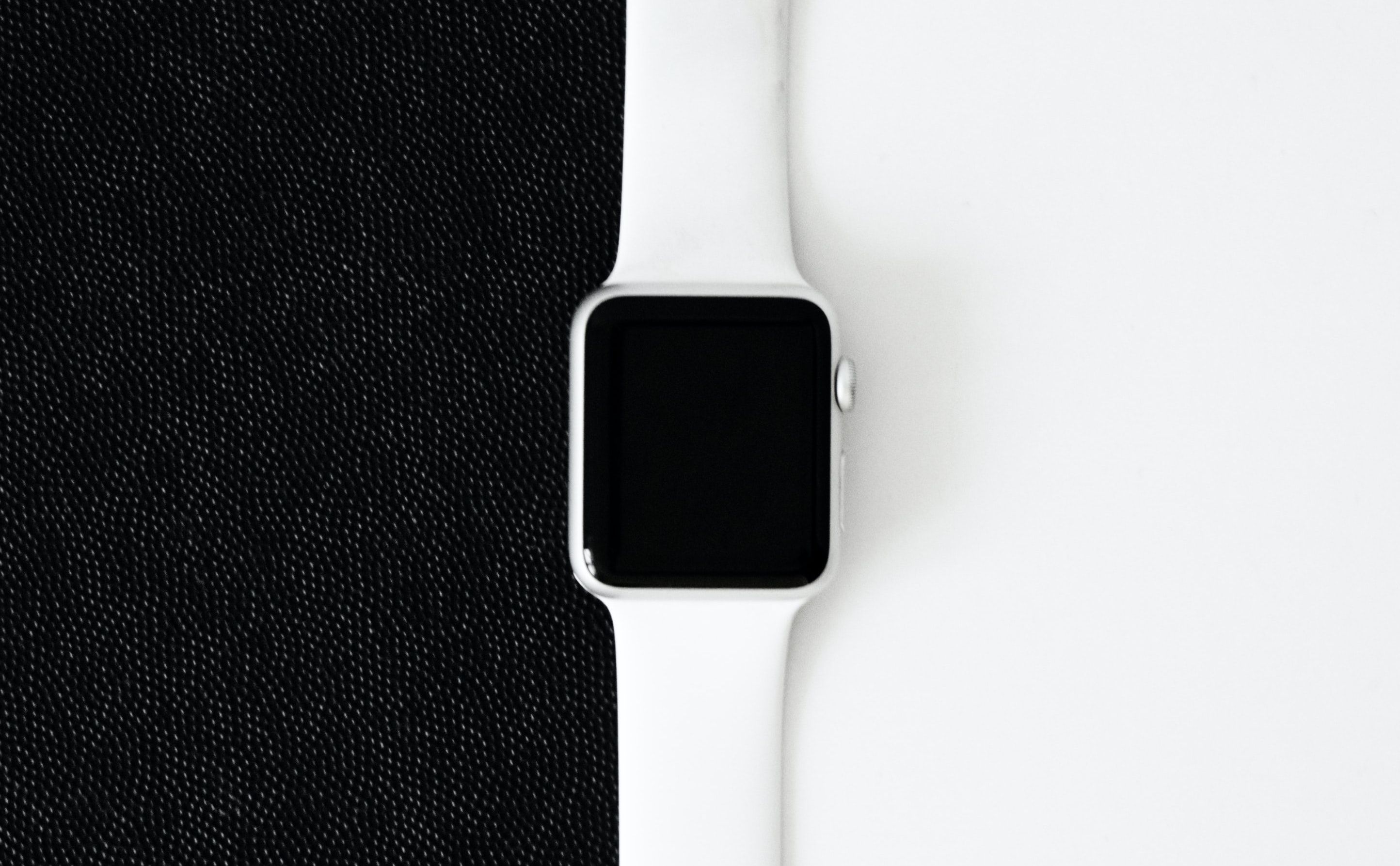 Apple Watch sur une table