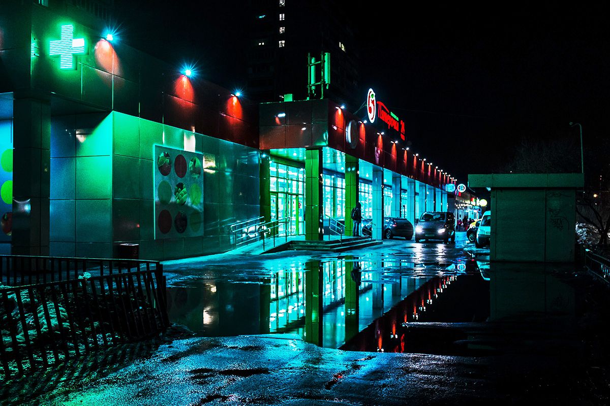 HDR photo of a diner at night time.