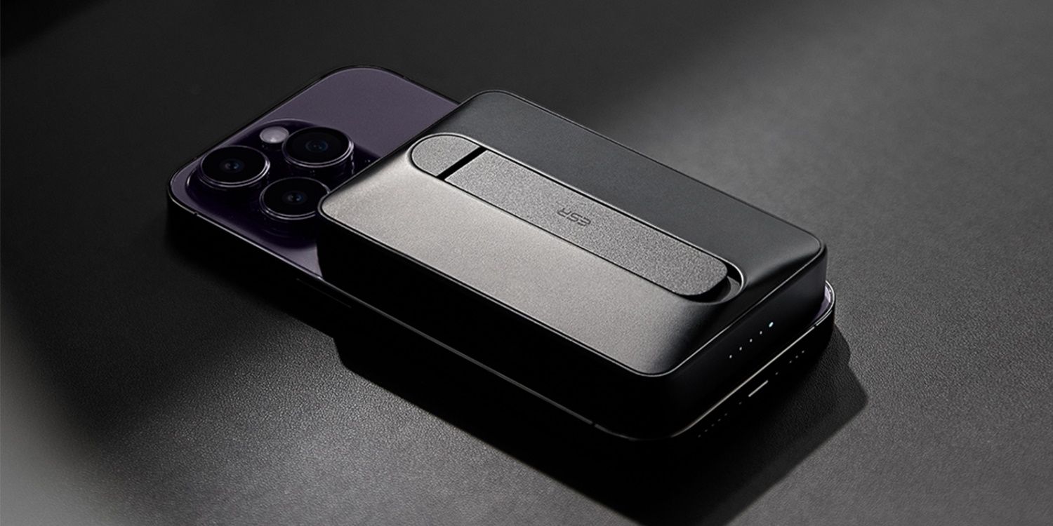 ESR HaloLock Kickstand MagSafe Battery Pack Black lifestyle