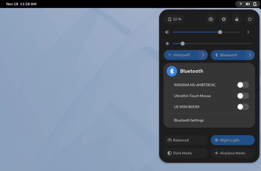 Menu pengaturan cepat GNOME dengan opsi Bluetooth yang diperluas