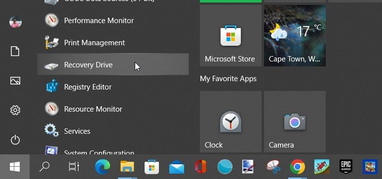 از آیتم های منوی Start گزینه Recovery Drive را انتخاب کنید