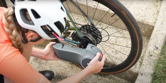 How to Transform Any Bike Into an E-Bike With One Click Using the Skarper  Motor