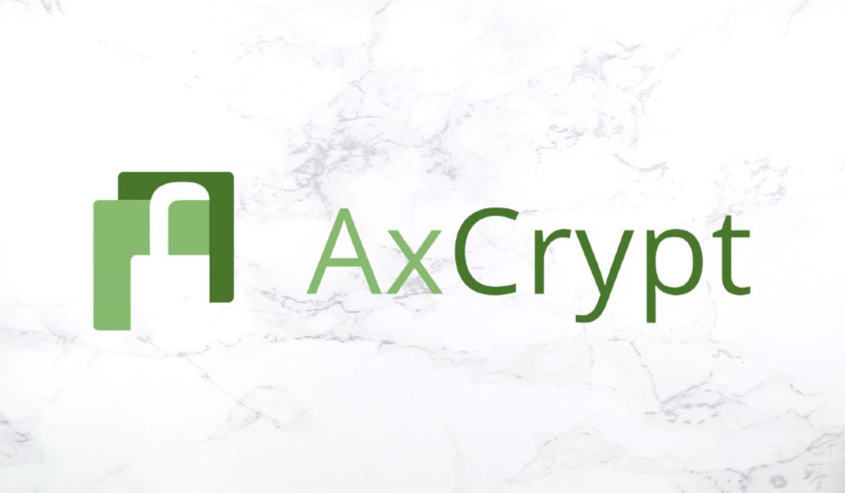 Logo AxCrypt terlihat pada latar belakang putih