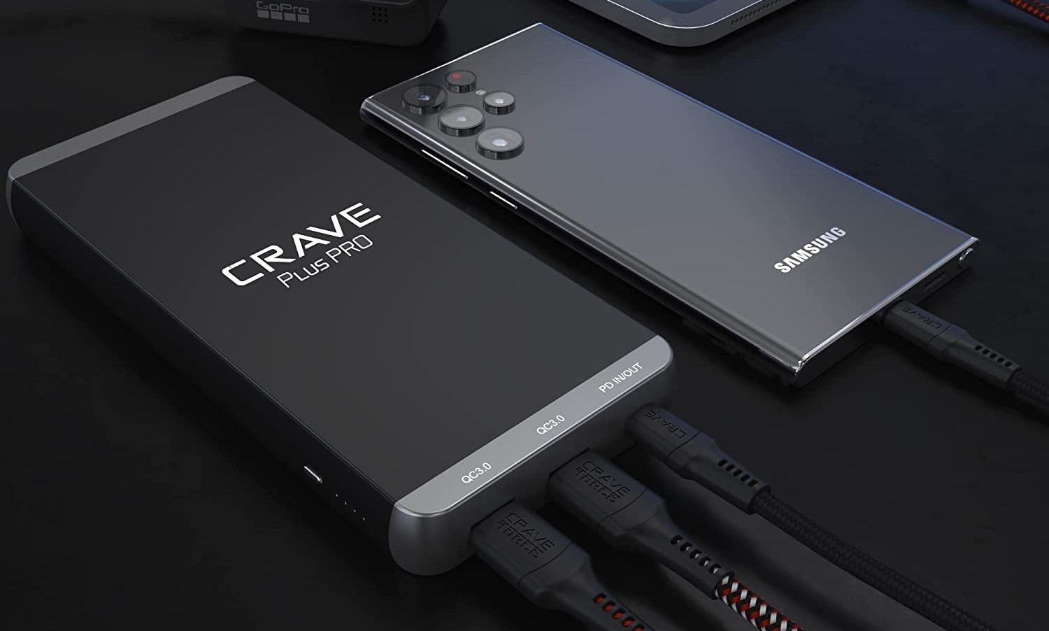 crave plus pro در کنار گوشی هوشمند سامسونگ