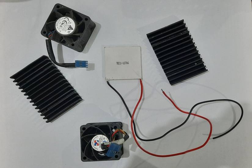 How to Build a DIY Peltier-Based Mini Refrigerator