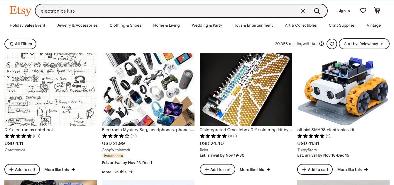 تصویری از وب سایت Etsy که اقلام مختلف الکترونیکی را برای فروش نشان می دهد