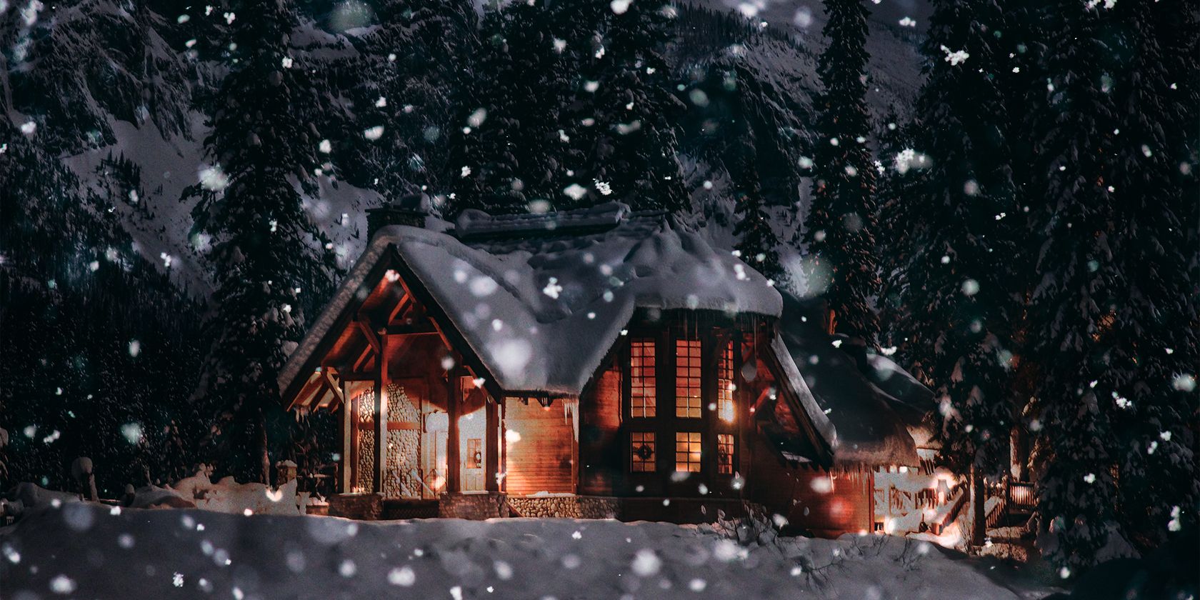 house falling snow christmas