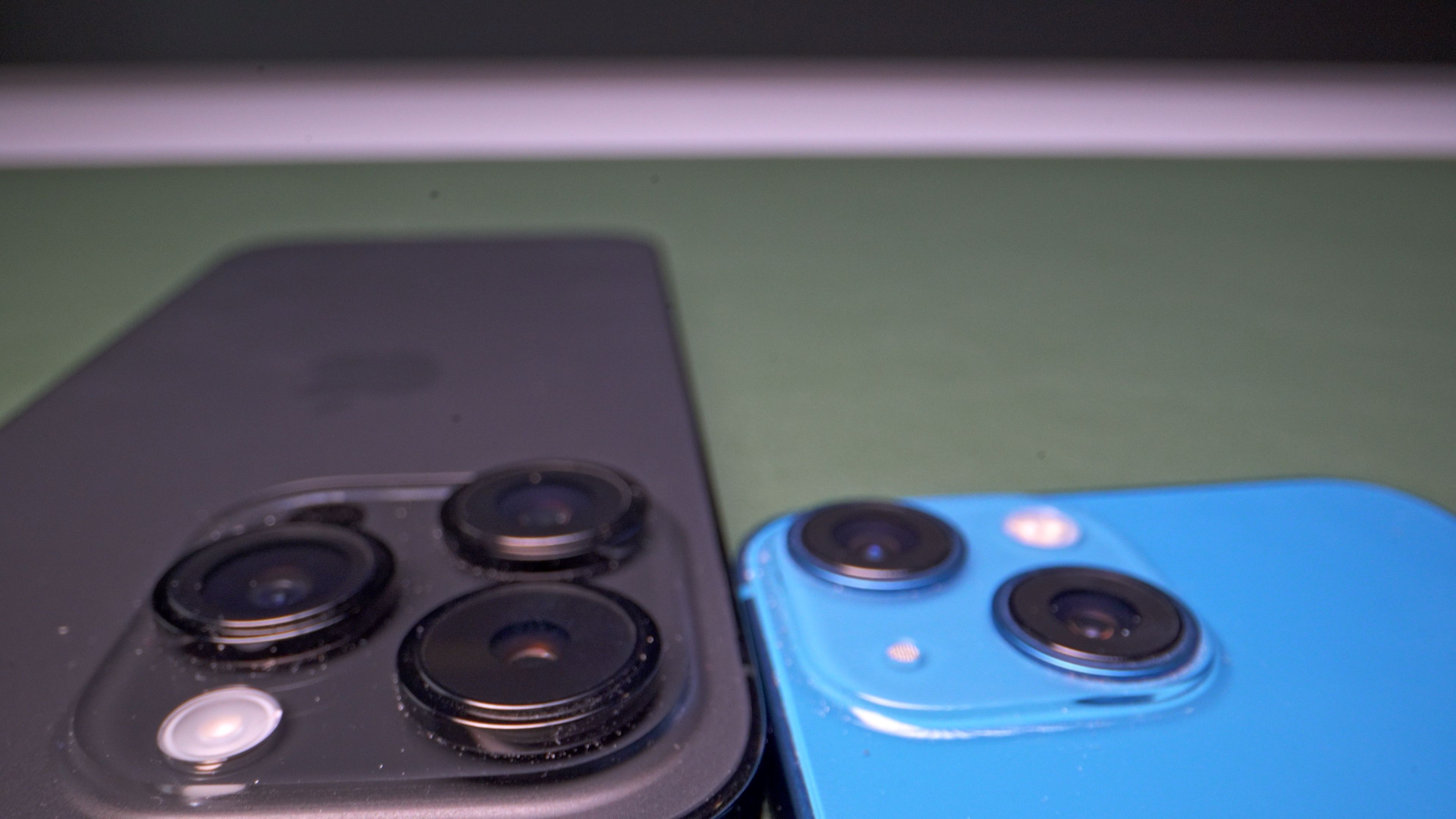 iPhone 14 Pro - Rear Cameras vs iPhone 13 Mini