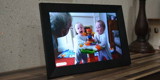 Thought Wi-Fi Photo Frames Were Dead? Frameo Doesn't Think So