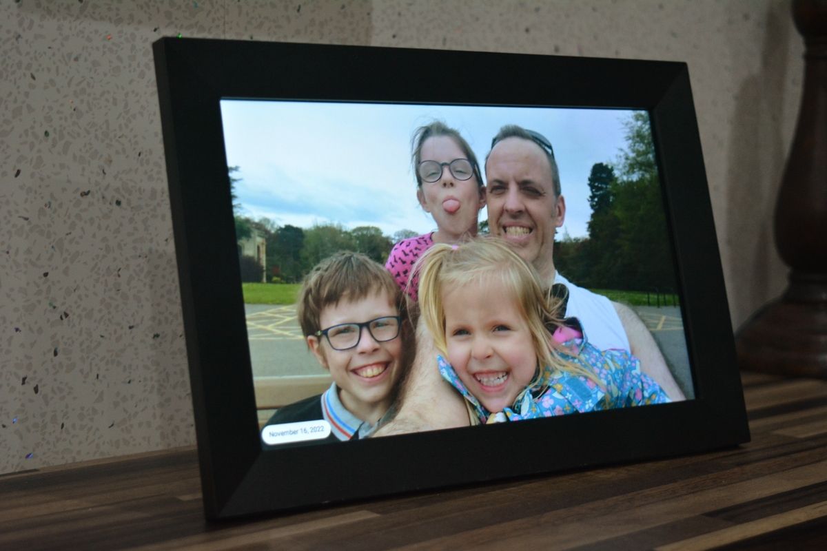 The Frameo Wi-Fi Picture Frame