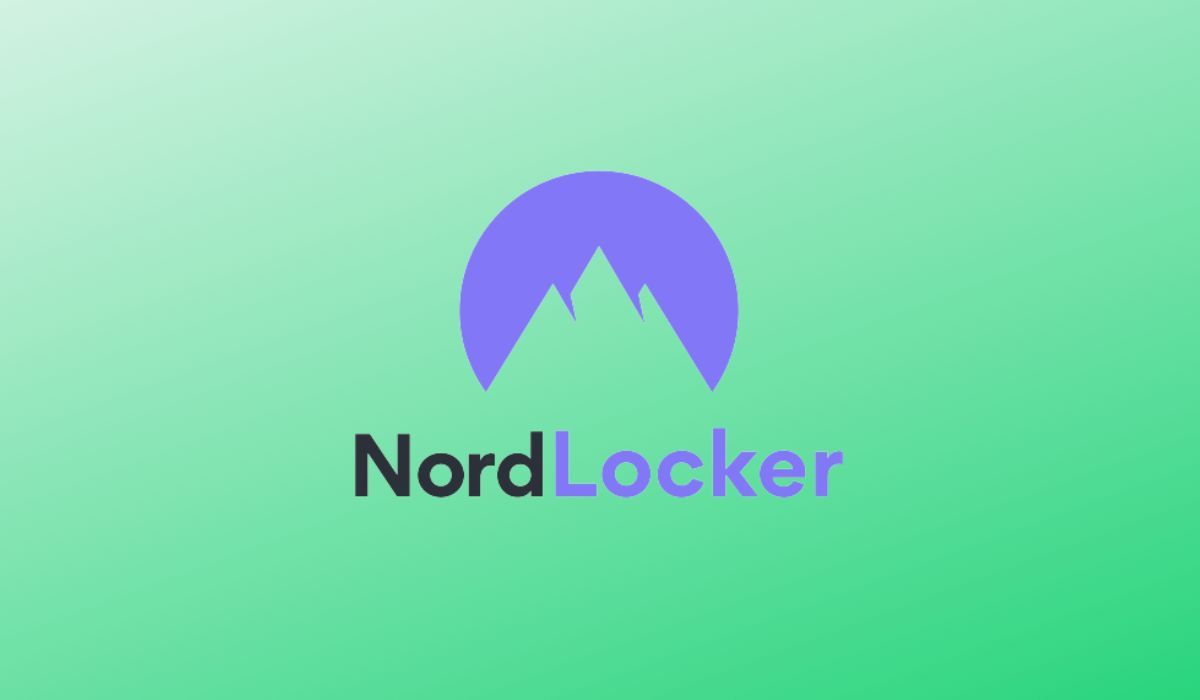 Logo NordLocker terlihat pada latar belakang hijau muda
