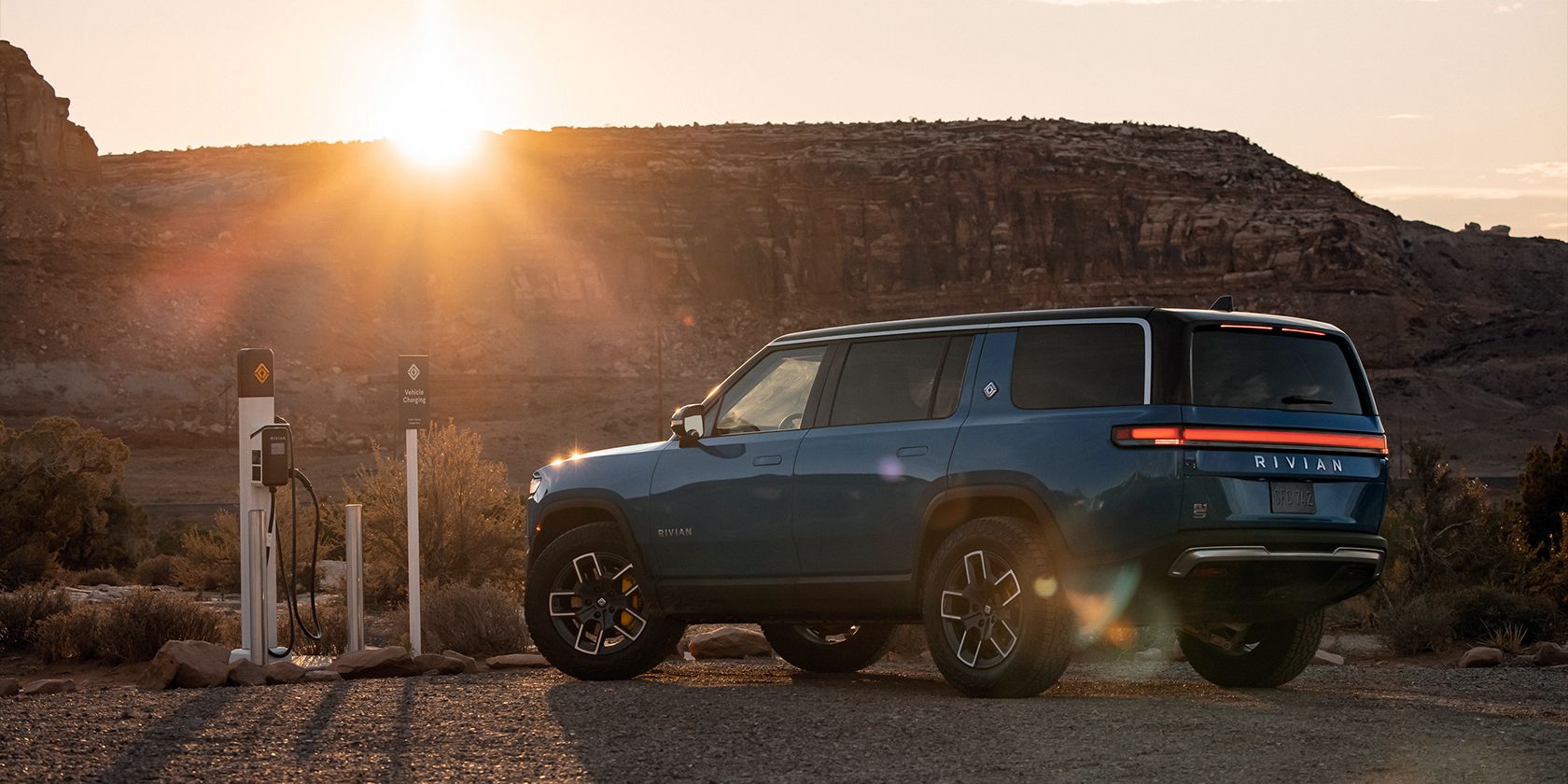 4 Reasons the Rivian R1S Is Better Than a Tesla Model X