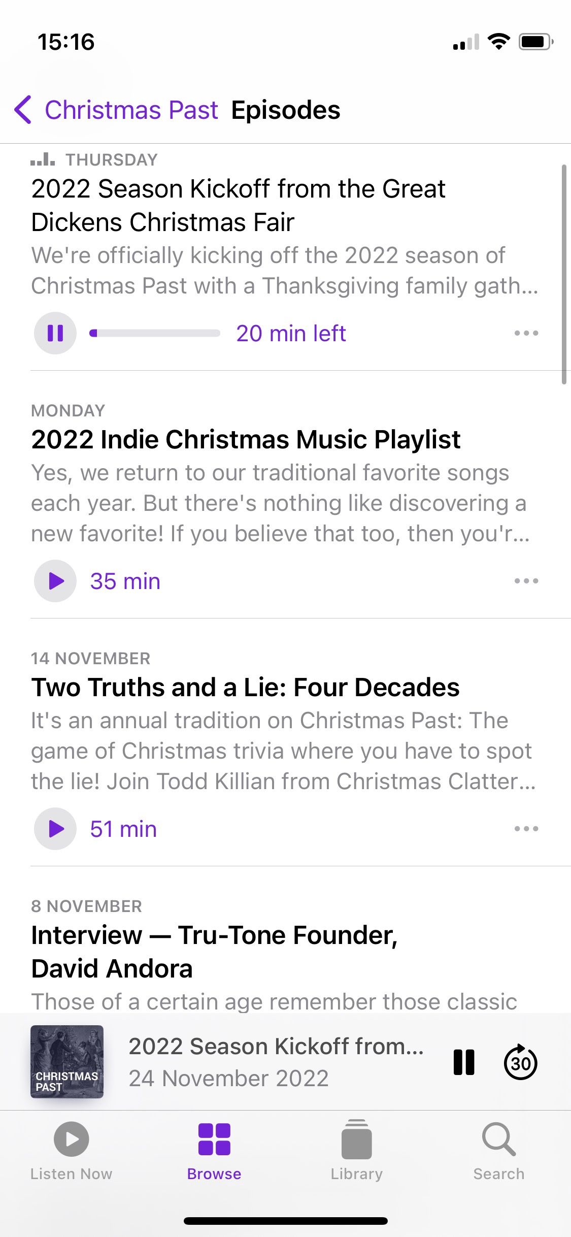 Capture d'écran du podcast Christmas Past montrant la liste des épisodes