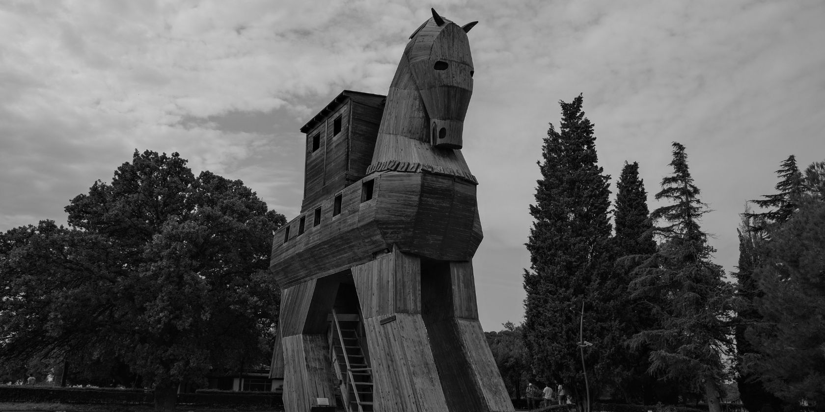 What Is a Trojan Horse in Cybersecurity? How Does It Work?