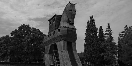 What Is a Trojan Horse in Cybersecurity? How Does It Work?