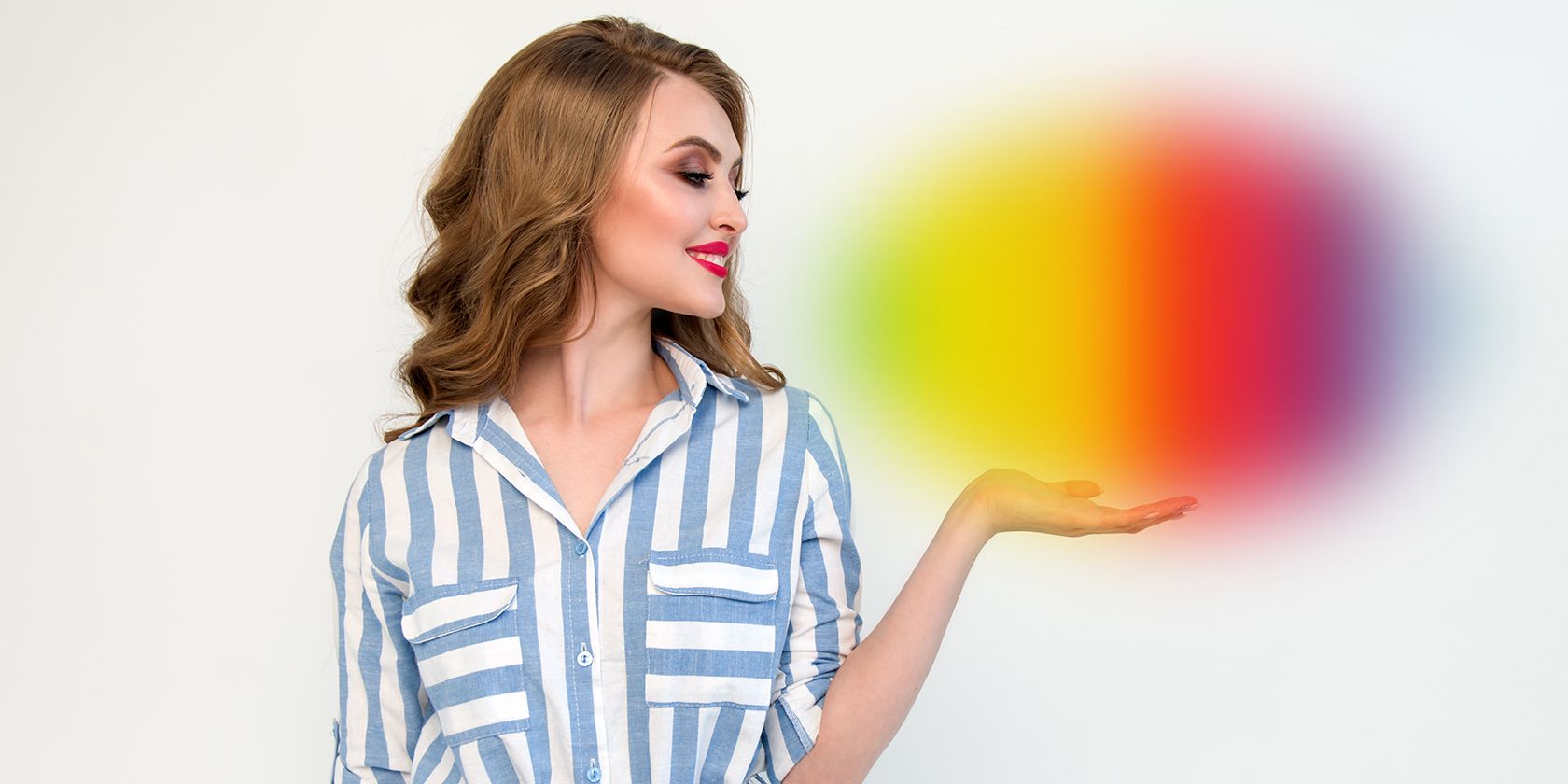 A woman holding a spherical gradient