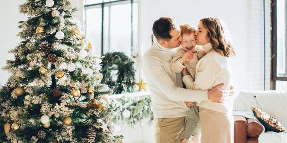 How to Take DIY Family Christmas Portraits: 6 Top Tips