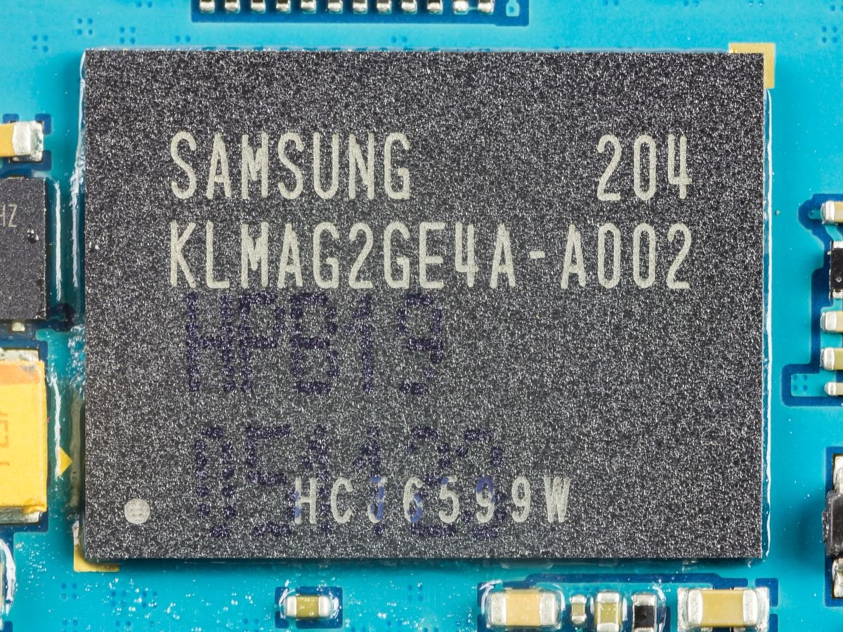 Armazenamento eMMC em um tablet Samsung