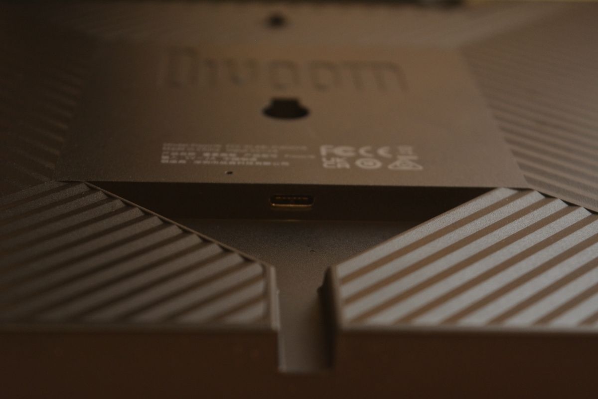Cổng USB-C của Divoom Pixel 16