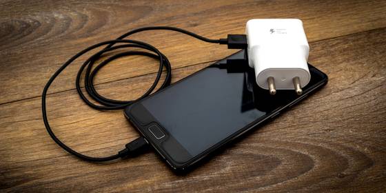 11 Smartphone Charging Habits That Will Improve Battery Life