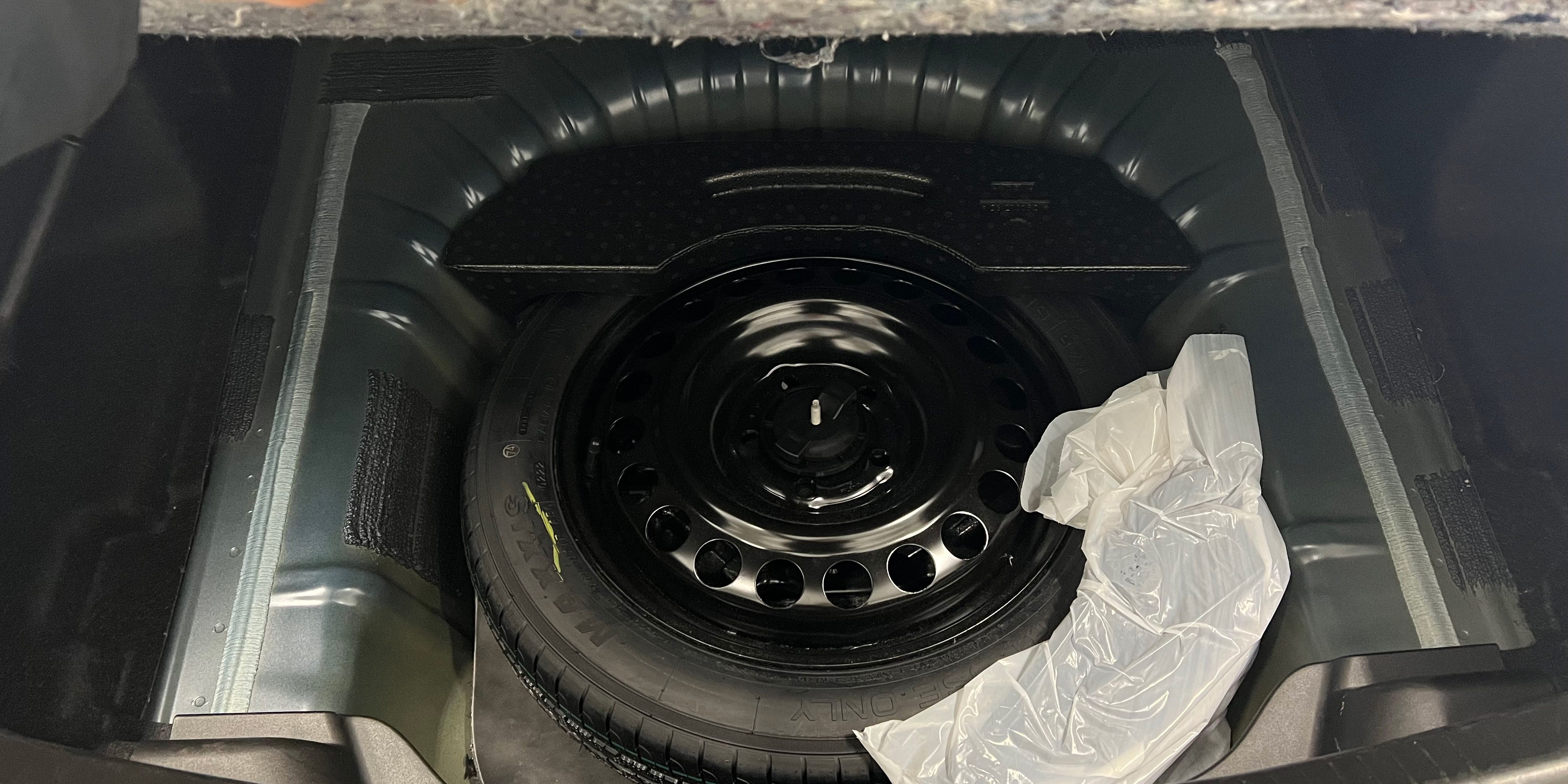 spare tire image with cat hidden image