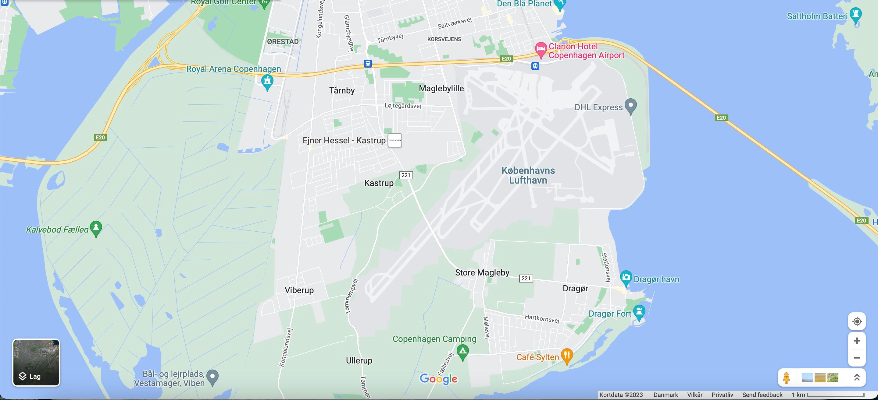 Screenshot showing an airport in Google Maps