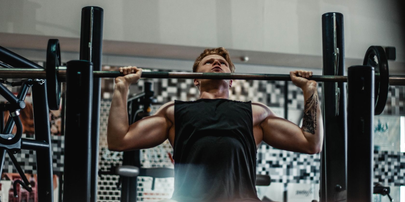 bodybuilder lifting weights