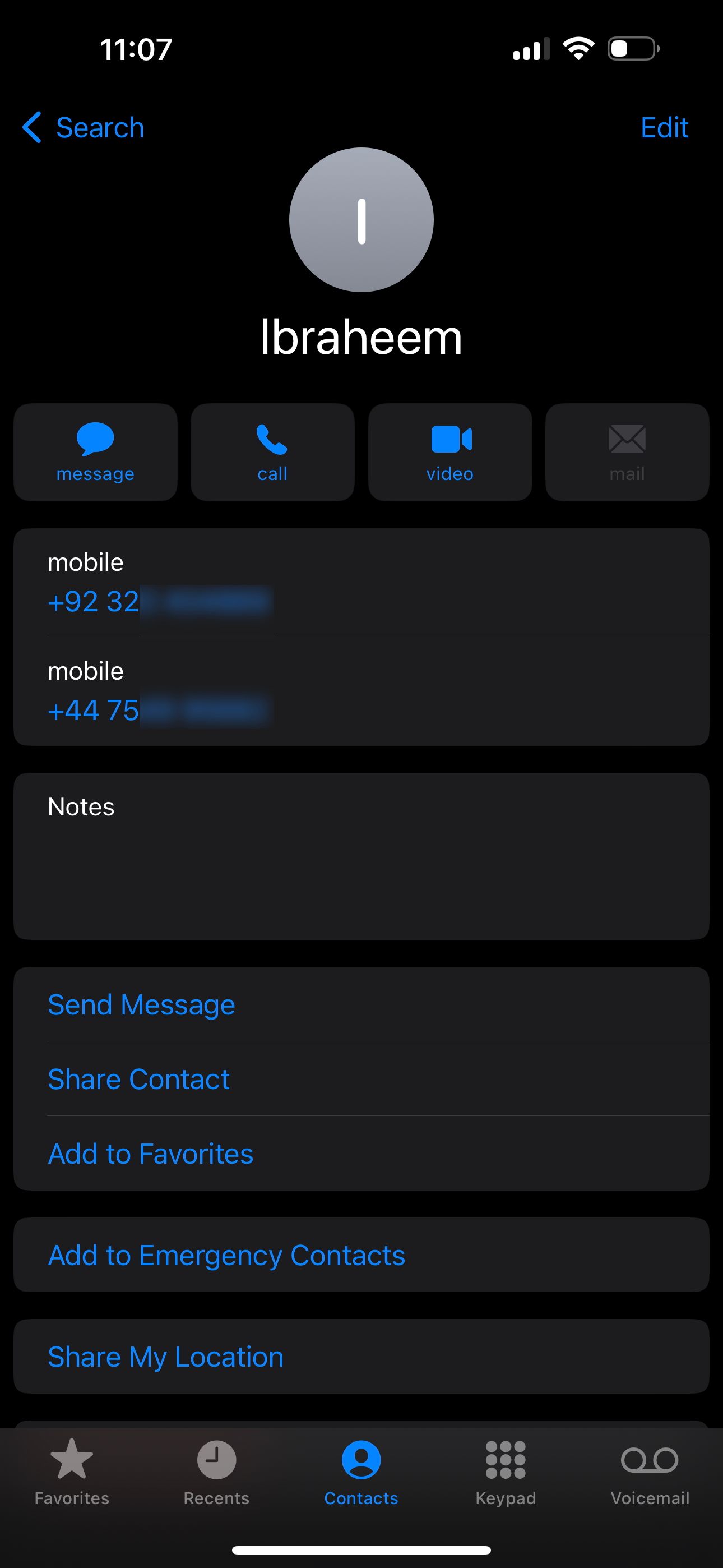 Menu d'édition des contacts dans iOS