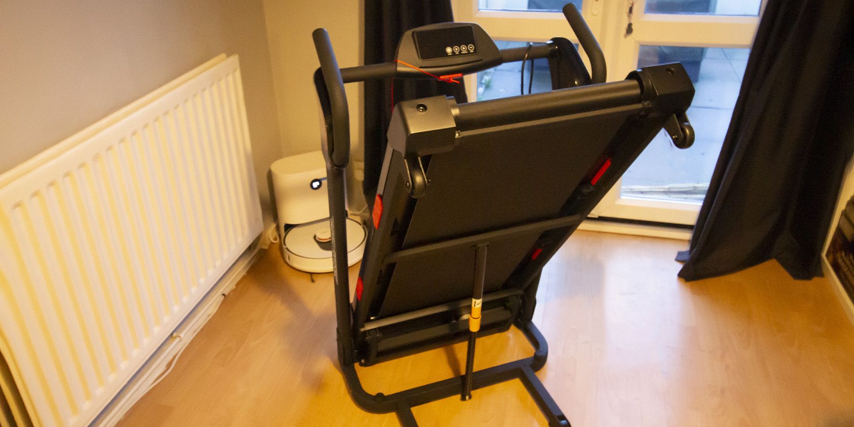 Mobvoi Home Treadmill Incline With Window Behind