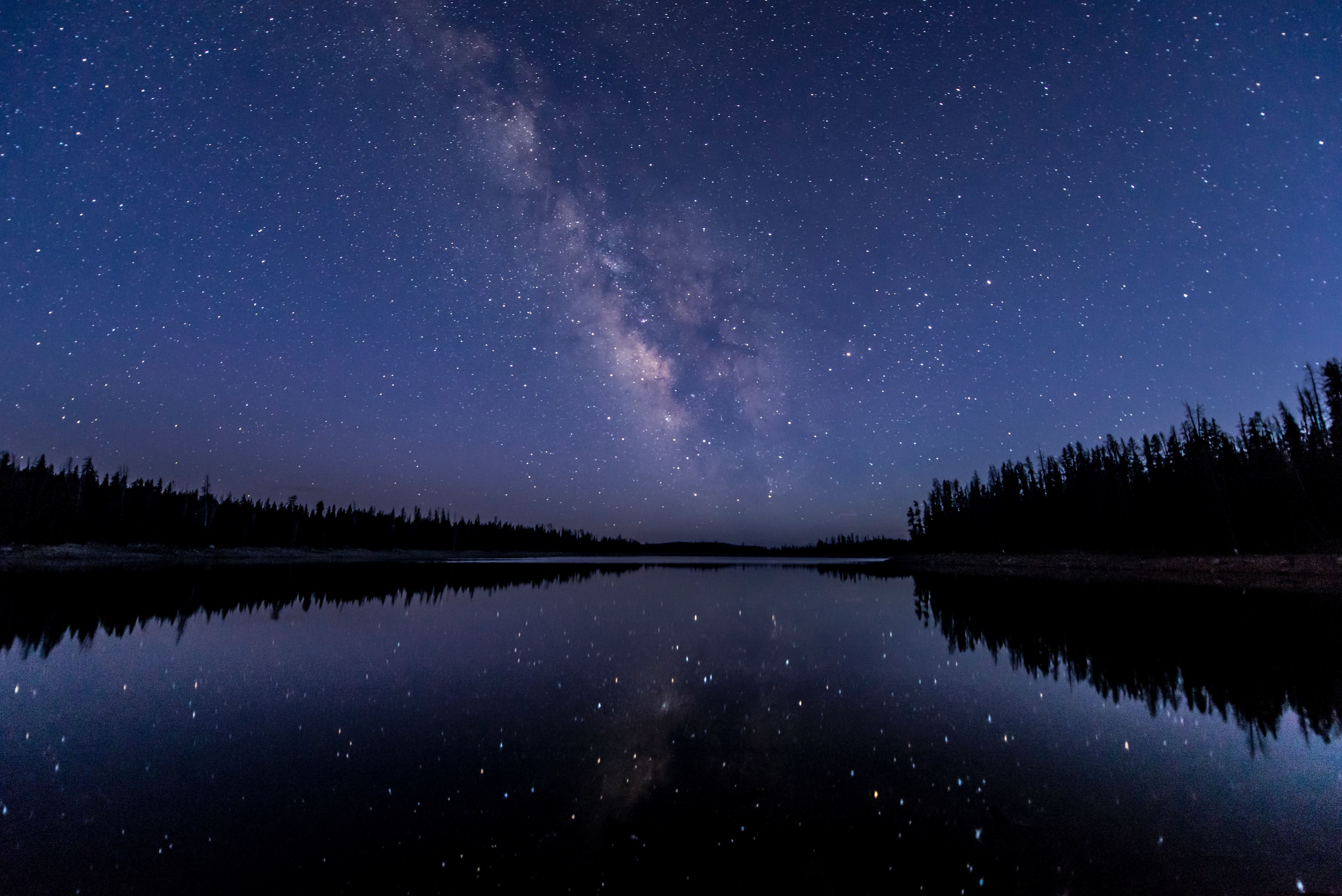 night-photography-night-sky-on-the-lake