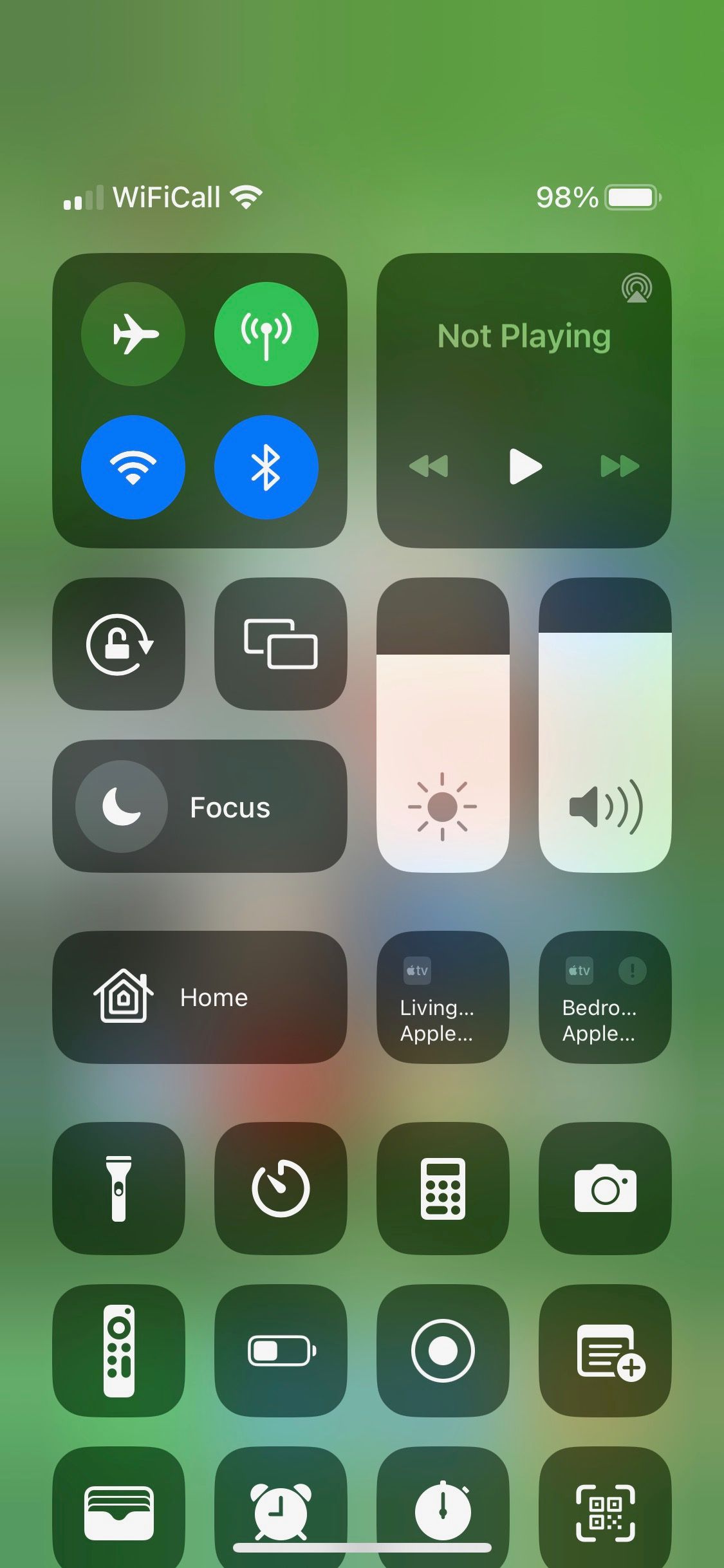 Capture d'écran du Centre de contrôle de l'iPhone montrant le bouton Focus