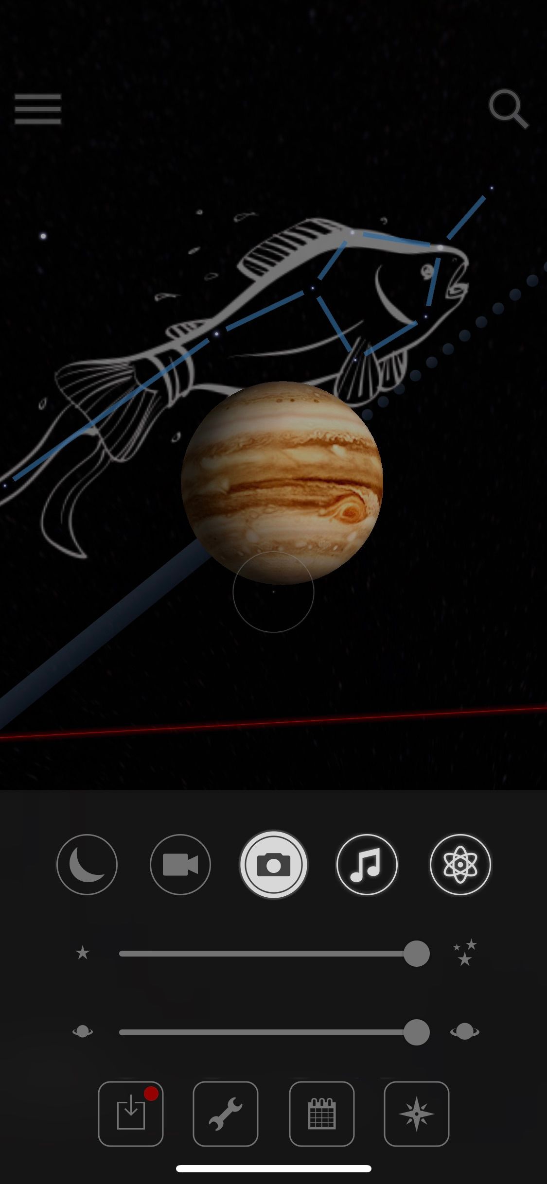 تصویری از برنامه SkyView که نمای سیاره و ستاره و کنترل‌ها را نشان می‌دهد