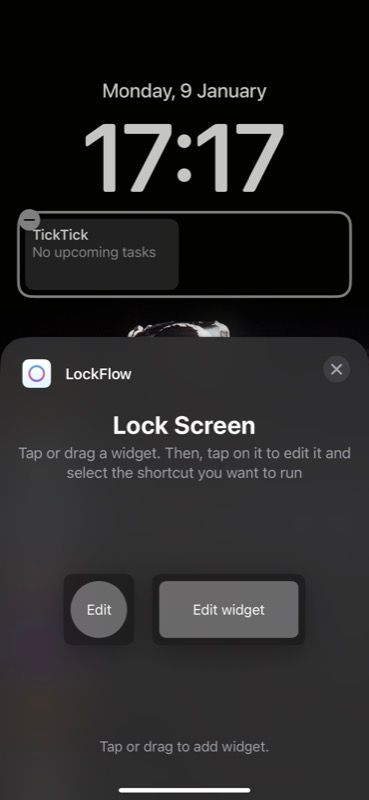 adding LockFlow widget to iPhone lock screen