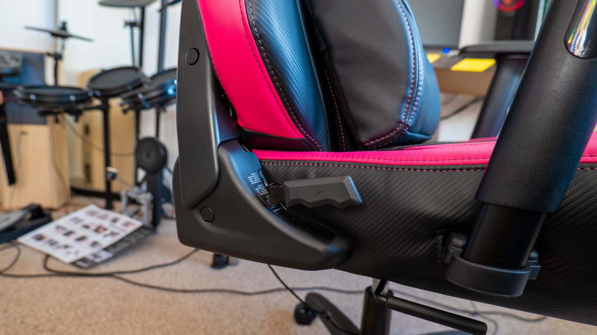 uthrone massage gaming chair- recline mechanism