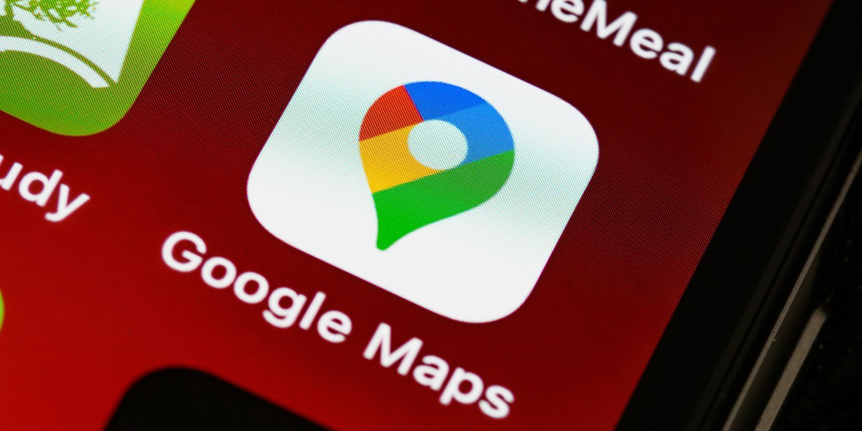 نماد برنامه Google Maps در صفحه گوشی هوشمند