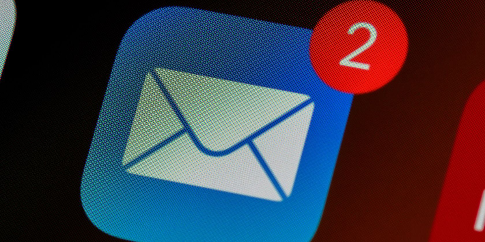 iOS mail app with two new emails