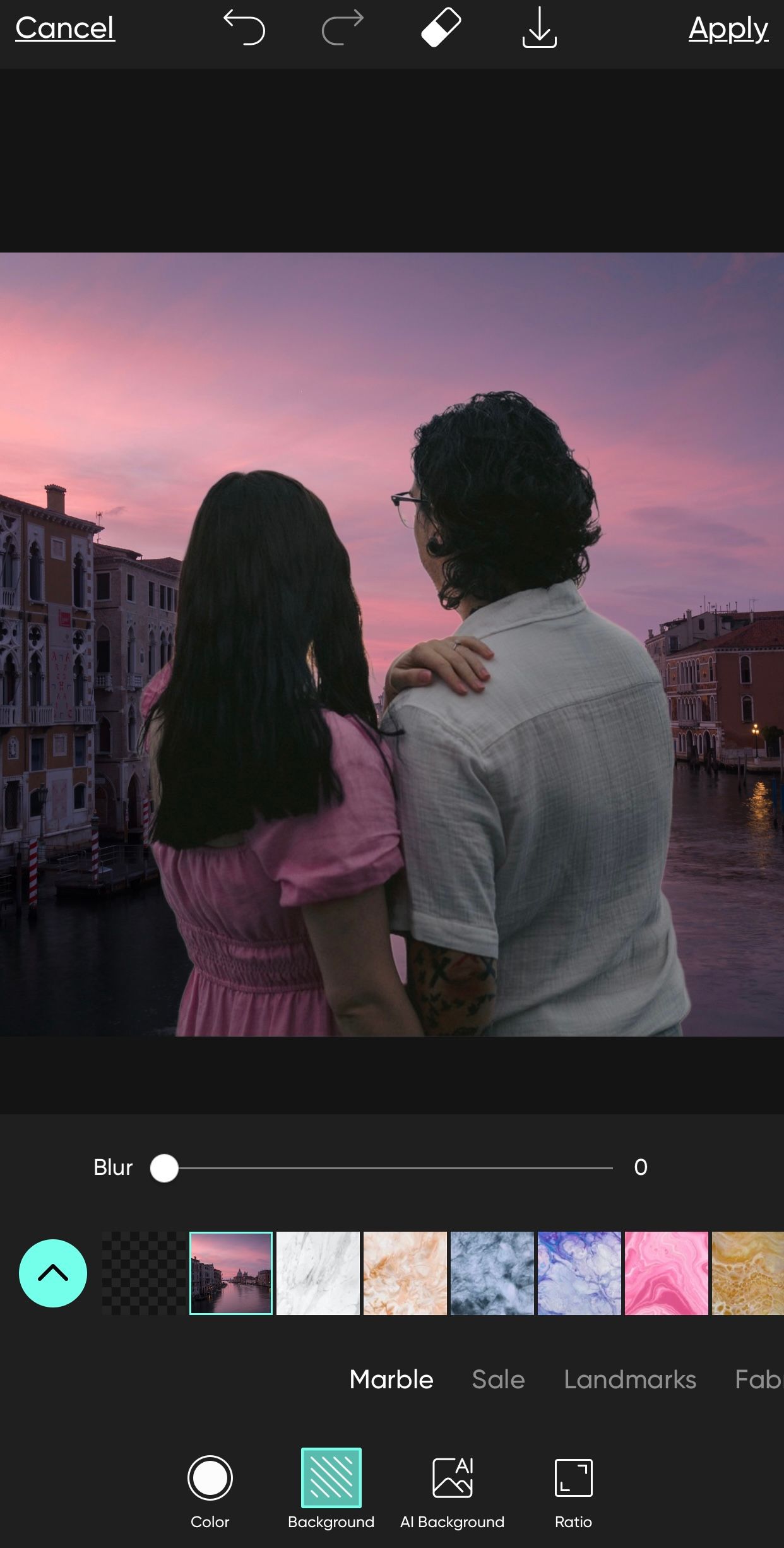 Mengganti latar belakang gambar pasangan dengan matahari terbenam Venesia di Picsart