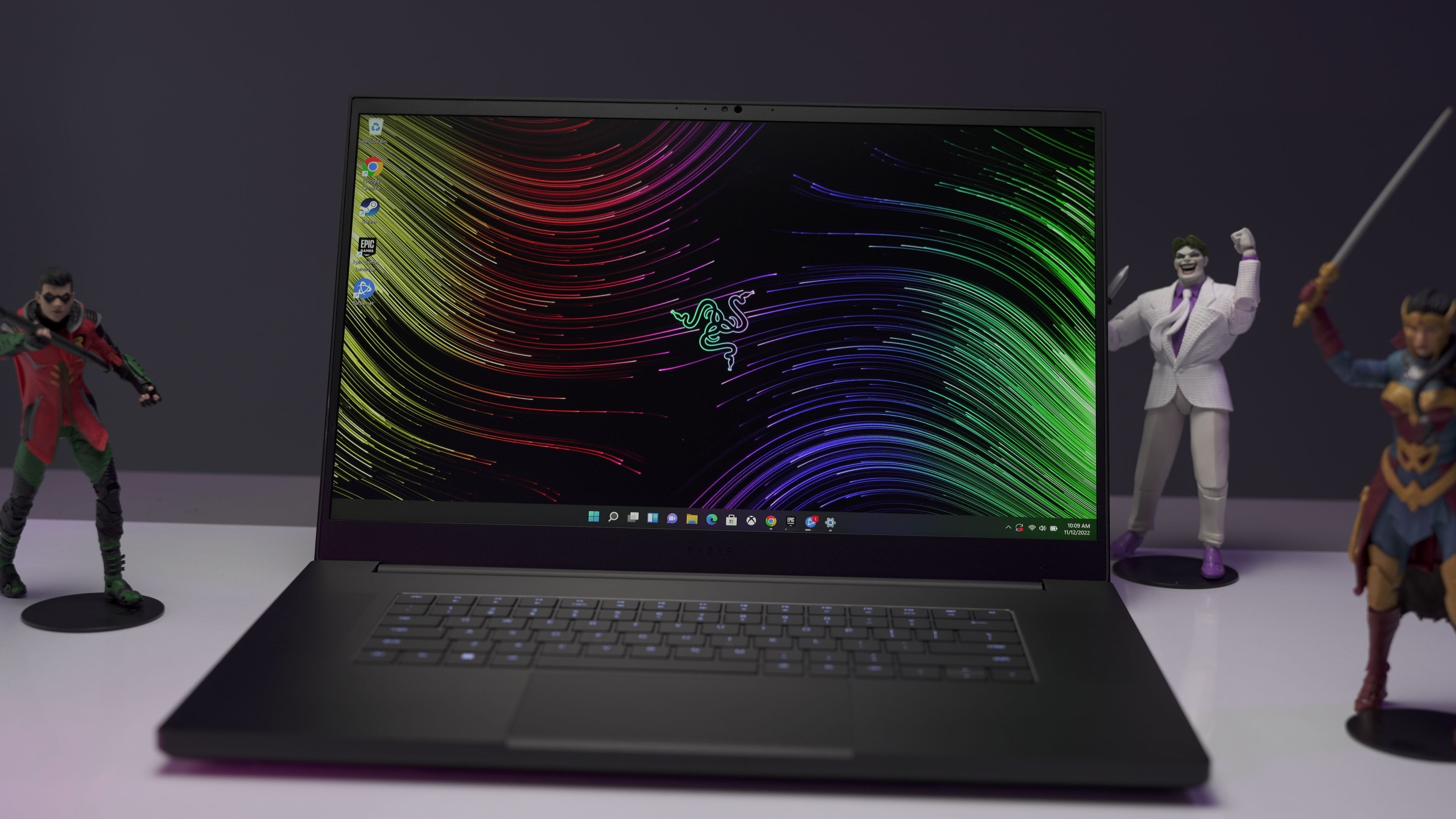 Razer Blade 17 - Mặt trước