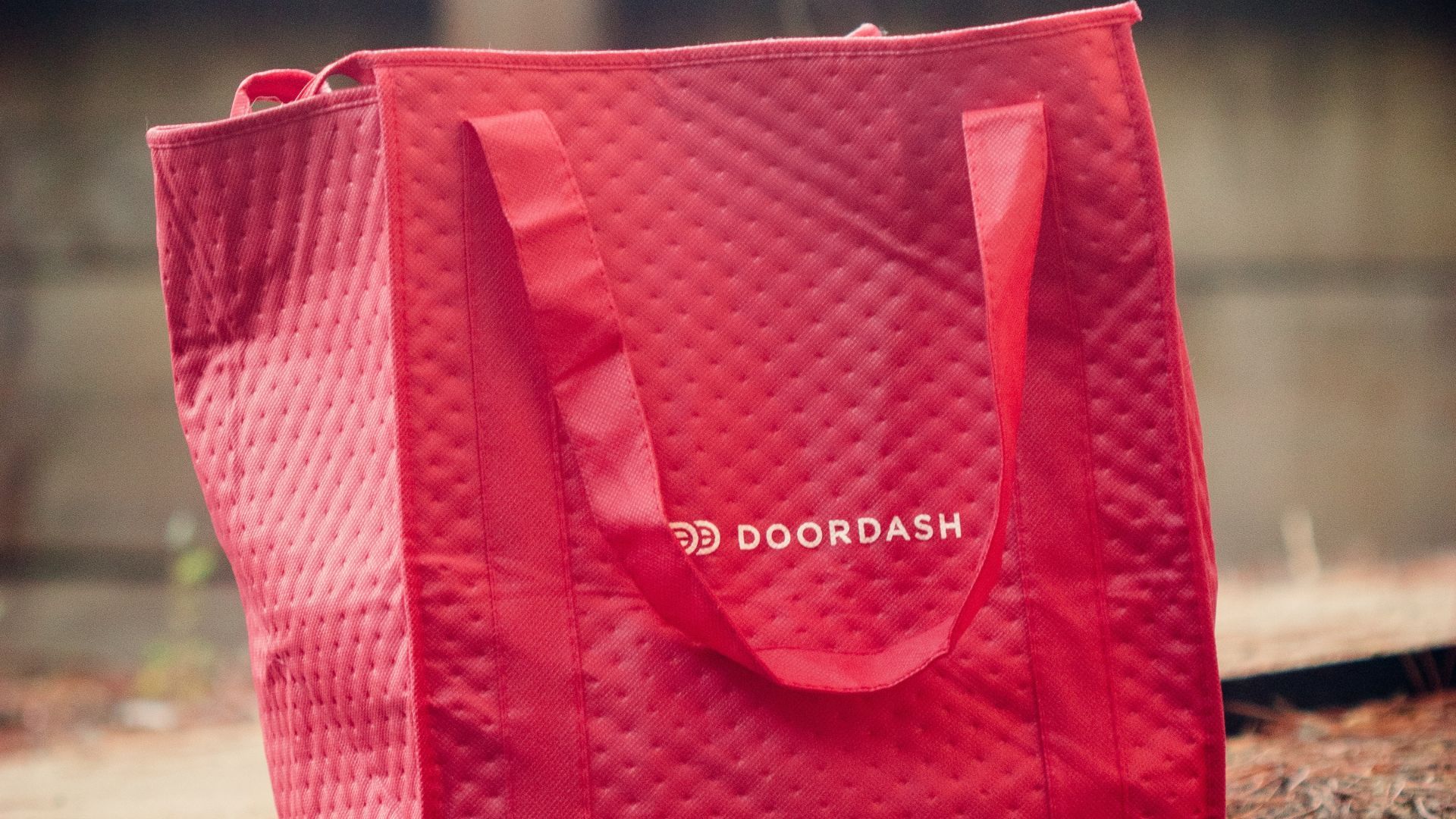 Red DoorDash meal delivery bag-1