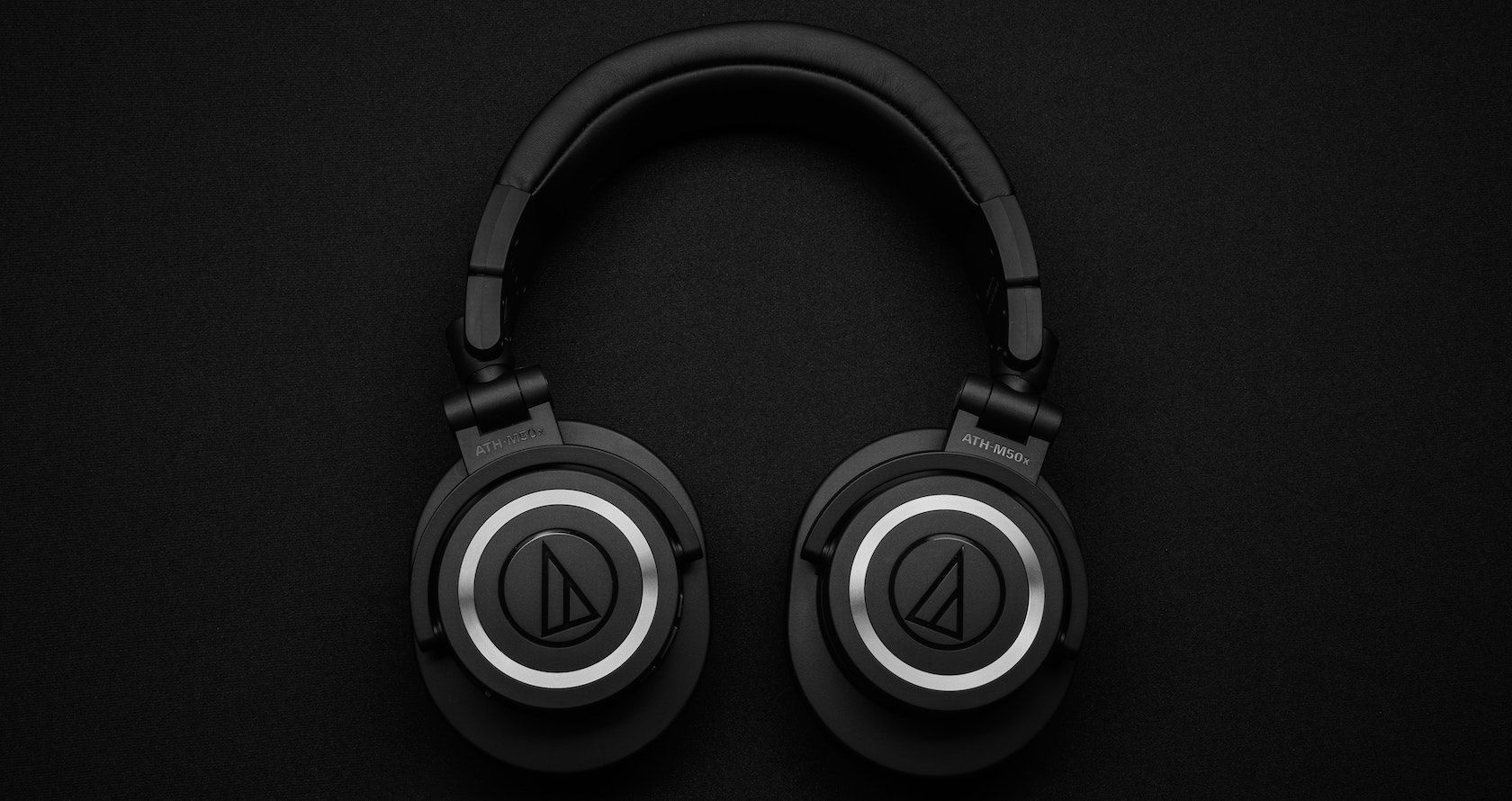 tai nghe Audio Technica màu đen