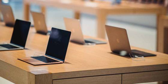 7 Factors to Consider Before Buying Your First MacBook