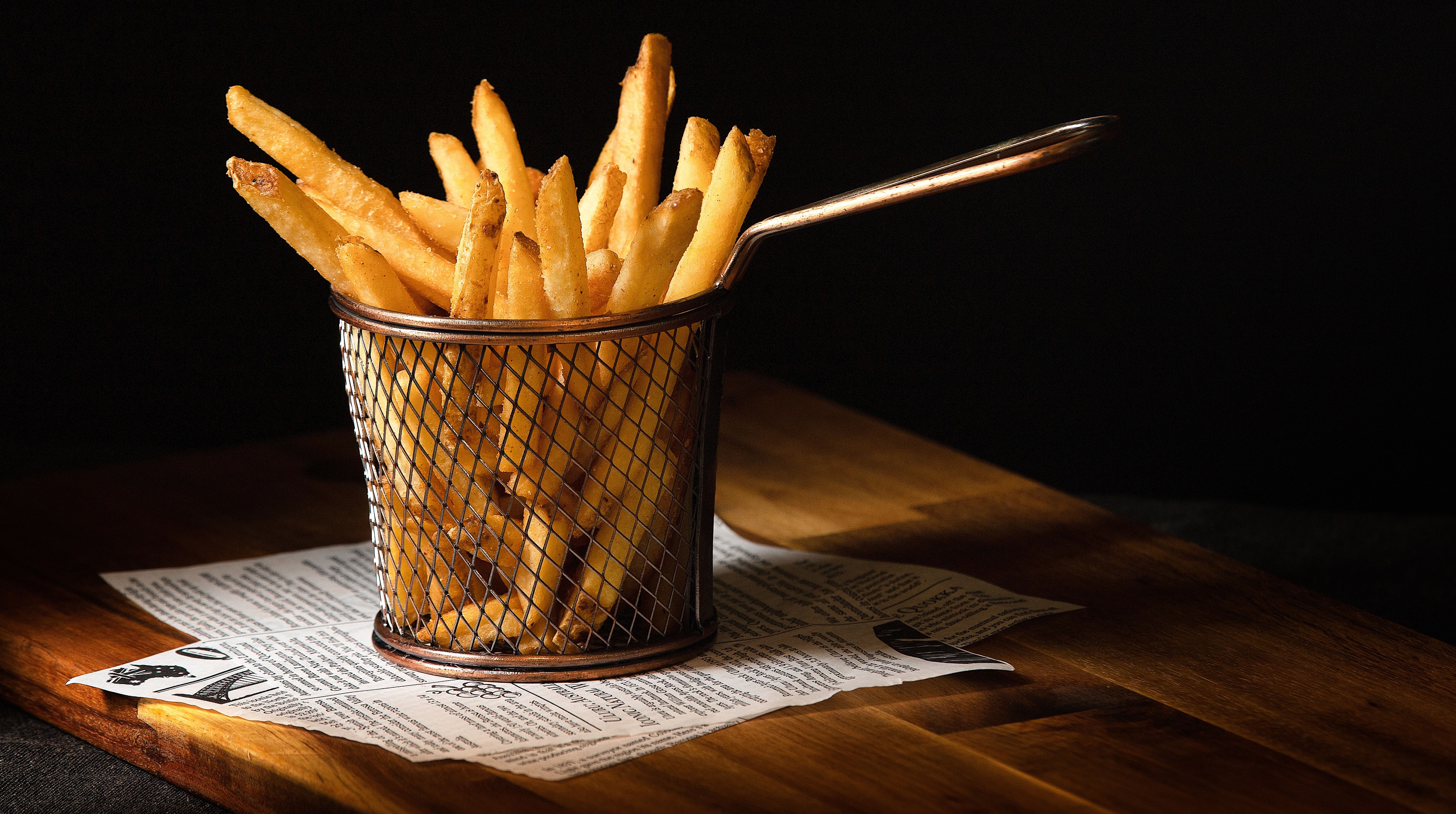 fries-in-basket