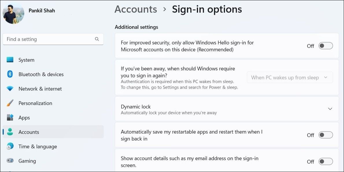 Oculte el correo electrónico de la pantalla de inicio de sesión de Windows usando la aplicación Configuración