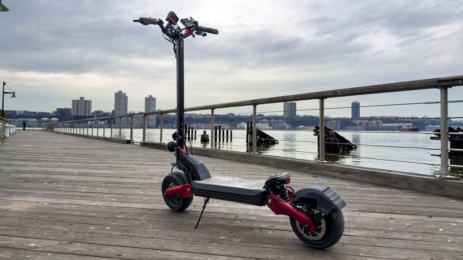 Varla Eagle One Pro - On Pier